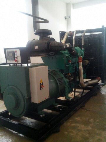 龍虎山雷迪森莊園600KW康明斯發(fā)電機(jī)組